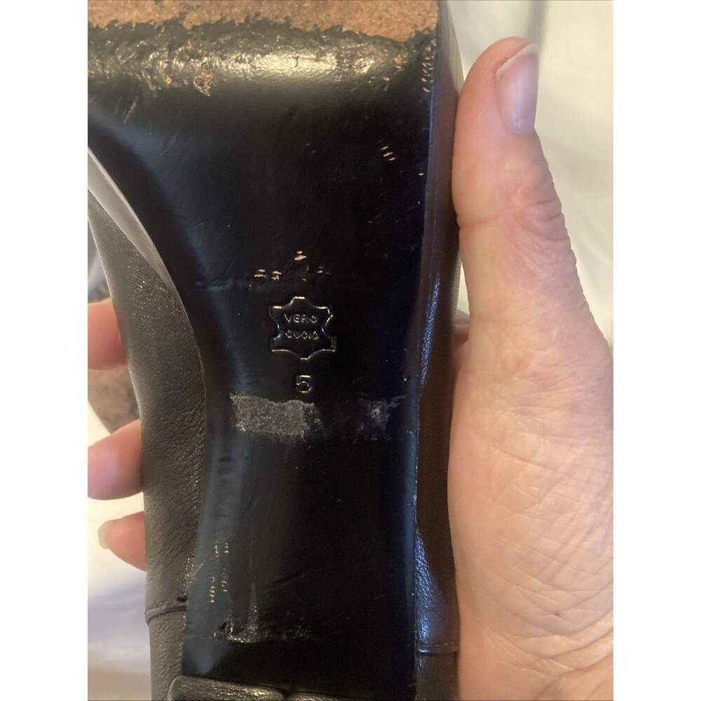 Burberry Black Leather Buckle Pumps Quilted Insoles Sz 5 Designer Heels - Picture 11 of 13